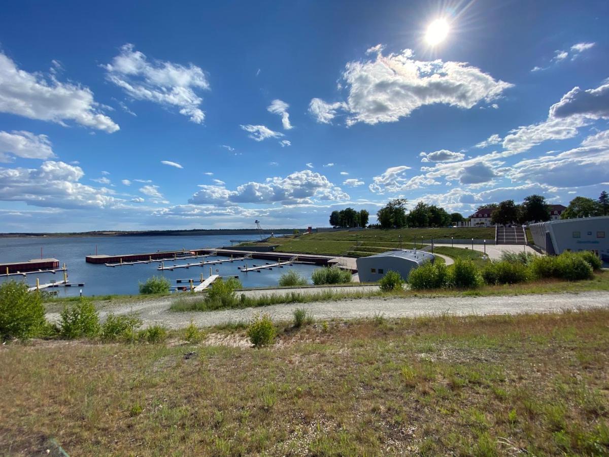 Modernes Apartment Am Hafen Mit Seeblick グロースレッシェン エクステリア 写真